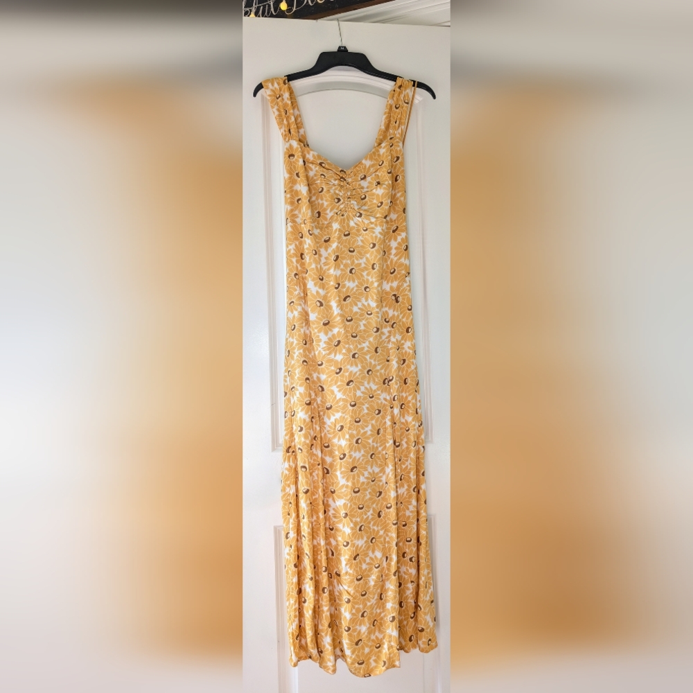 ✨Free People✨• Yellow Floral Midi Dress with Open Back